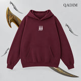 QADIM Jambiya relaxed hoodie in burgundy, three-dagger front emblem | هودي جنبية ريلاكس نبيتي من قدّام